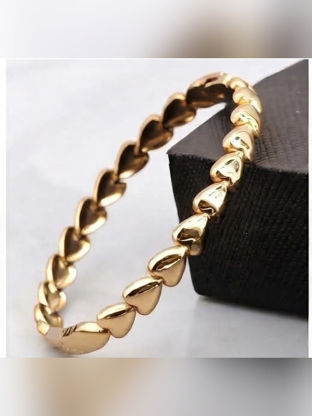 Stainless Steel 18K Gold Plated Heart Link Bangle – Chaining Hearts Bracelet